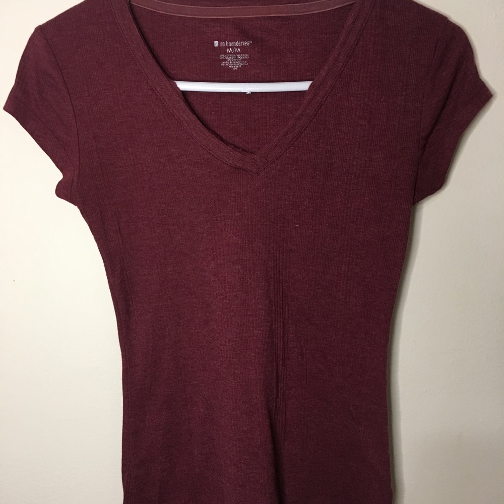 Maroon No boundaries top.